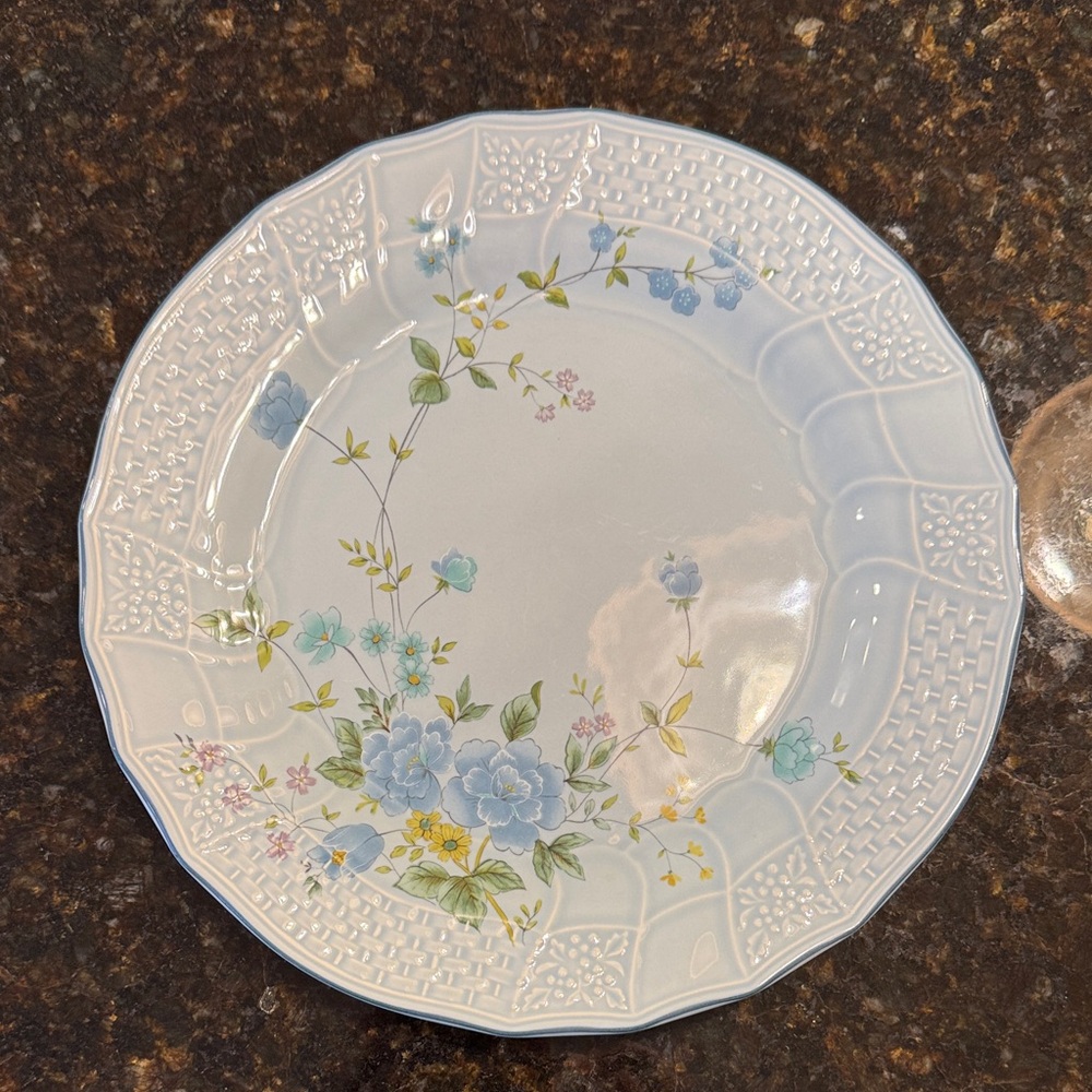 Mikasa Precious Blue Michelle Floral Patterned Dinner Plate